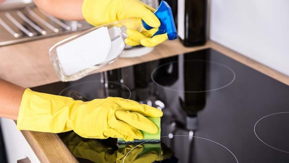 [Hot] Bật mí cách vệ sinh bếp từ và bếp hồng ngoại sáng bóng, sạch sẽ