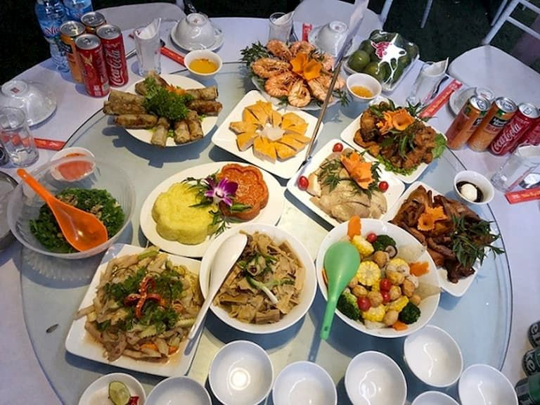 món chính đám cưới nên chọn những món ăn nào?
