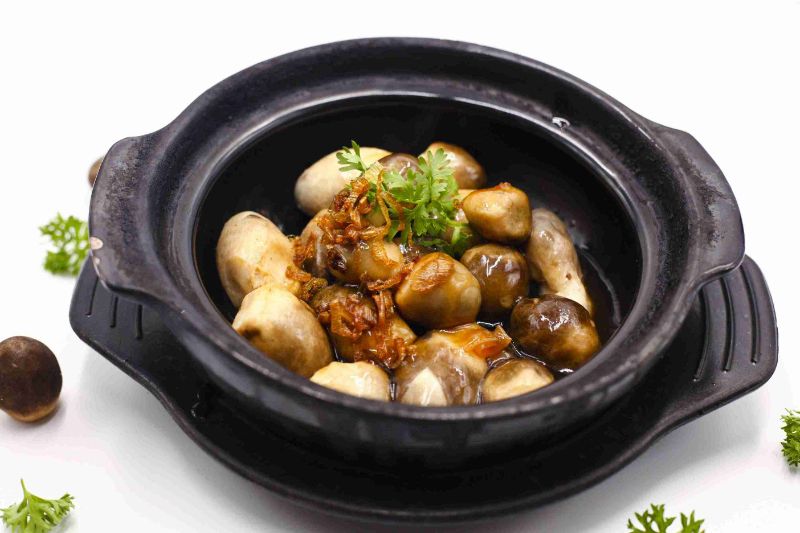 Nấm rơm kho tộ món chay chống ngán cho cả nhà