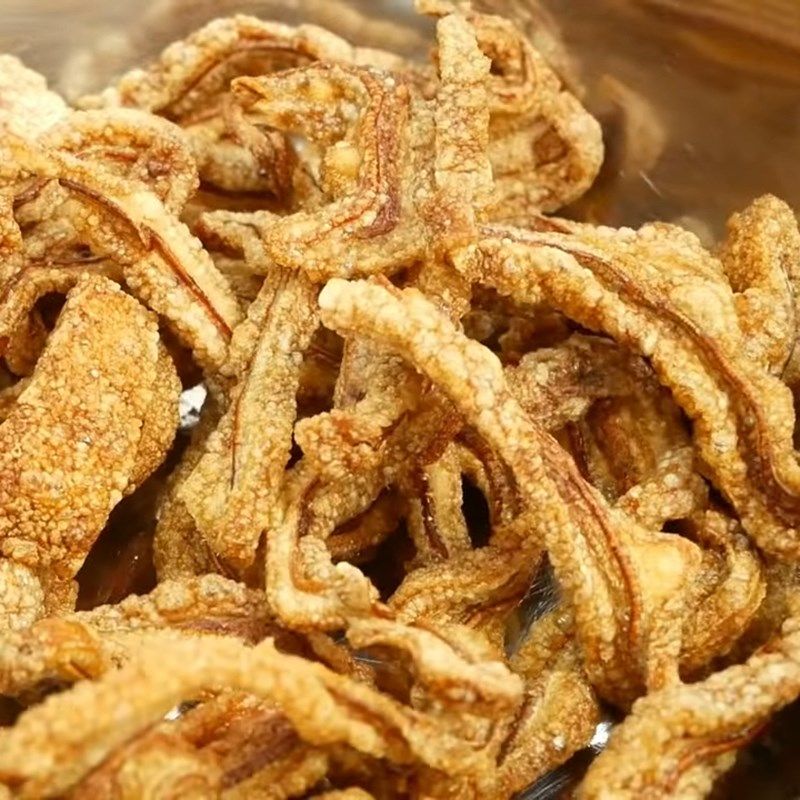 Tai heo chiên giòn rụm, xốp