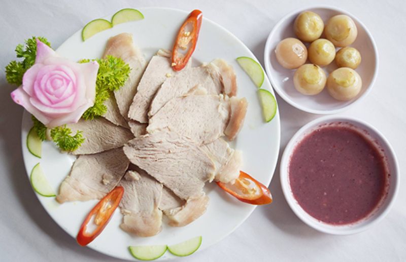 Thịt heo luộc mắm tôm cà pháo ngon ngất ngây