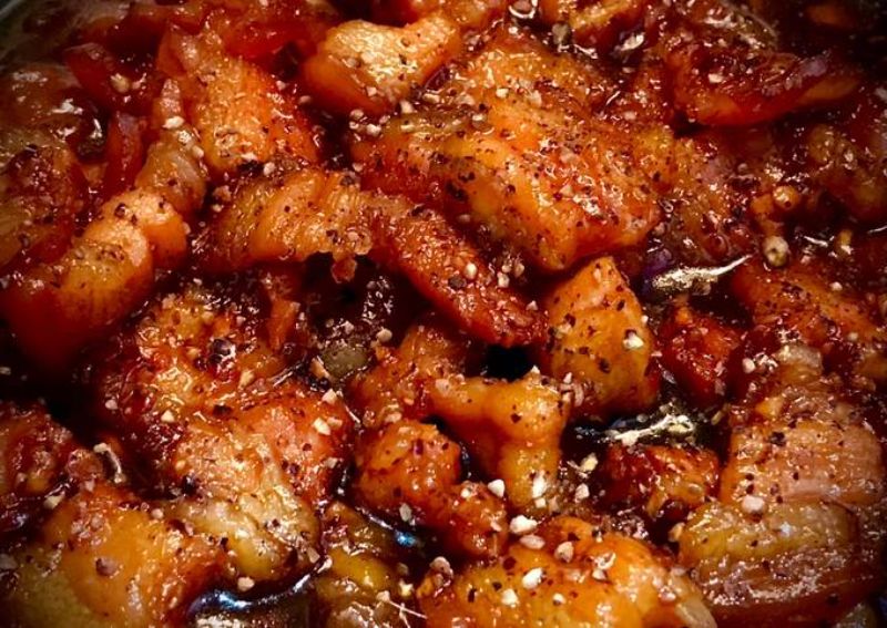 Thịt lợn kho tiêu đơn giản, thơm ngon, bắt cơm