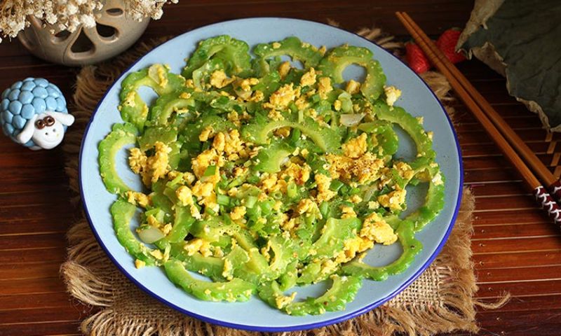 Khổ qua xào trứng
