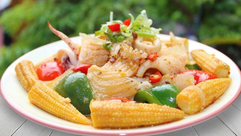 Mực xào rau củ