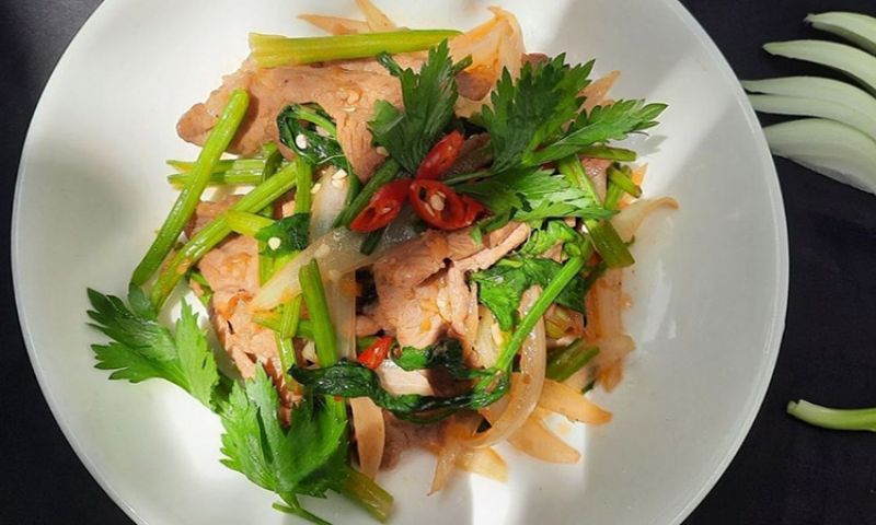 Thịt nạc heo xào cần tây