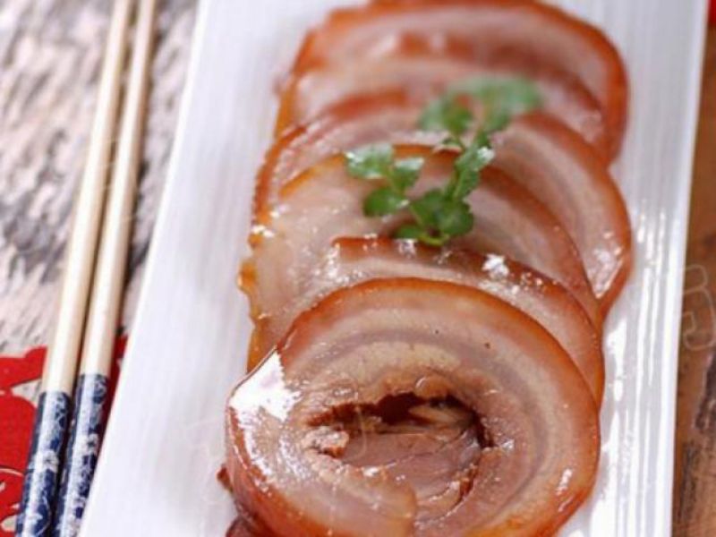Thịt ba chỉ cuộn hấp